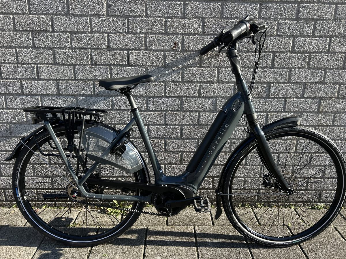 Foto van Gazelle Grenoble C5 HMB Belt Performance stadsfiets via Piet van Iersel Tweewielers